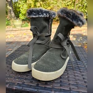 Toms Vista Olive Green Fur-lined Water Resistant Boots Size 7.5 Vguc